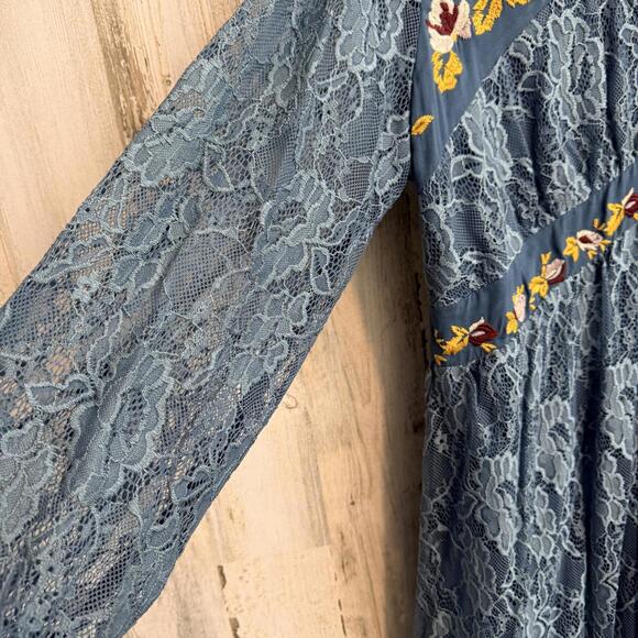 Miami Women’s L Blue Lace Embroidered Floral Long Sleeve Boho Dress - Picture 5 of 11